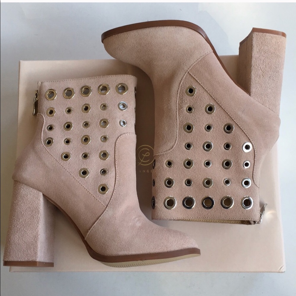 Searching for these in black!
